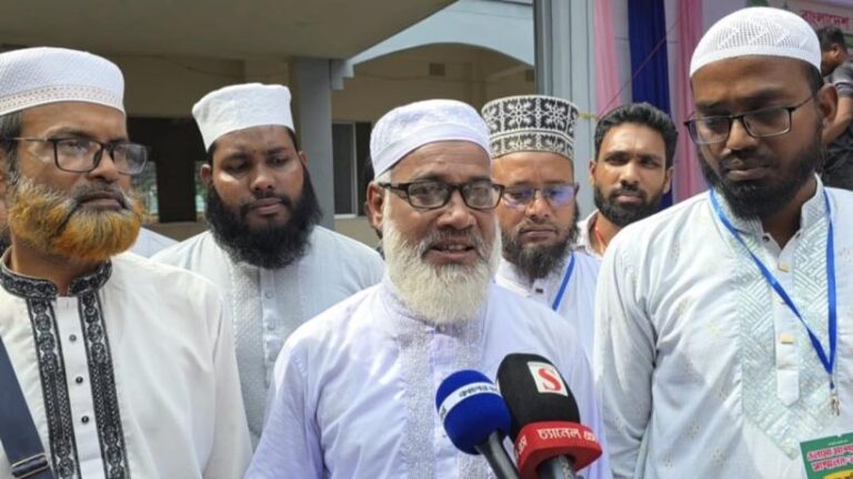 মসজিদে যদি রাজনীতি না করা যায় তাহলে কোরআন তেলাওয়াতও চলবে না: হুমায়ুন