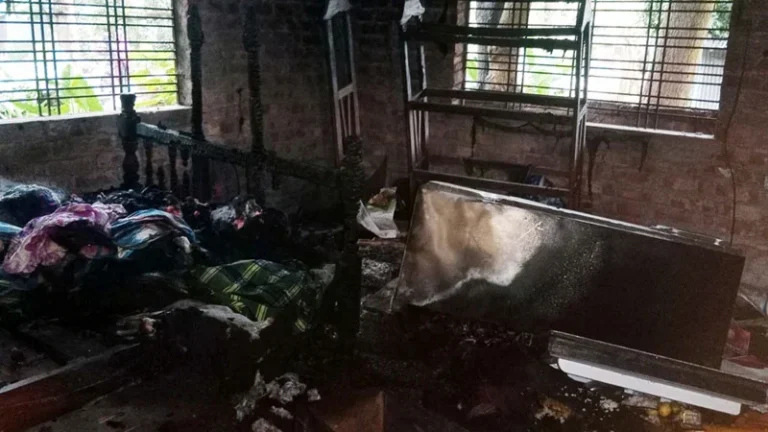 পরকীয়ার অভিযোগে সাবেক শিবির নেতাকে মারধর, বাড়িতে আগুন
