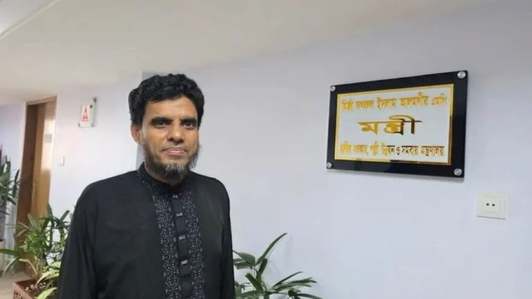 দলীয় কর্মসূচীতে ব্যস্ত: কলেজে অনুপস্থিত থেকেও হাজিরা খাতায় স্বাক্ষর জামায়াত নেতার