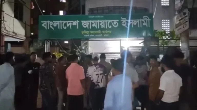 জামায়াতের দু’গ্রুপের সংঘর্ষ, কুমিল্লা মহানগরী কার্যালয়ে ভাঙচুর